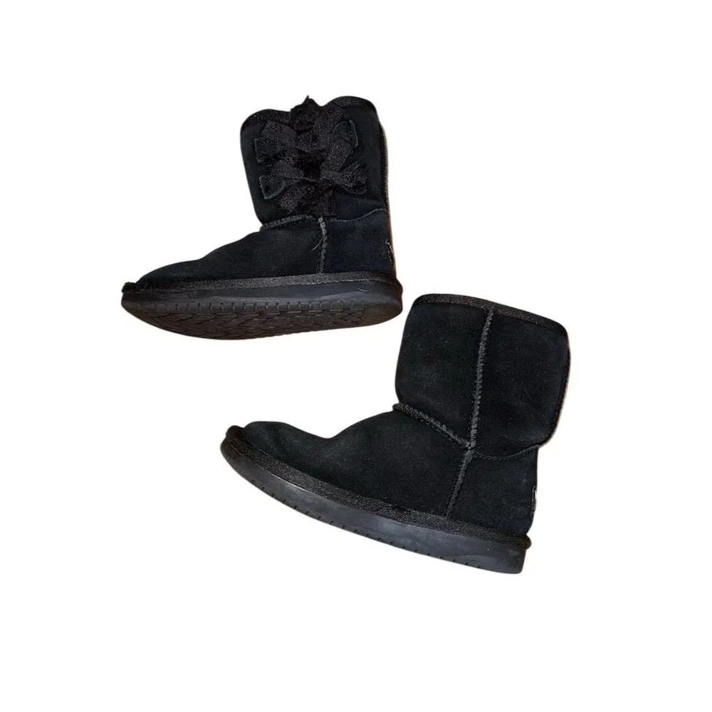 Koolaburra by UGG Toddler Black Short Boots Size 10‎ Bow Accents fair condition